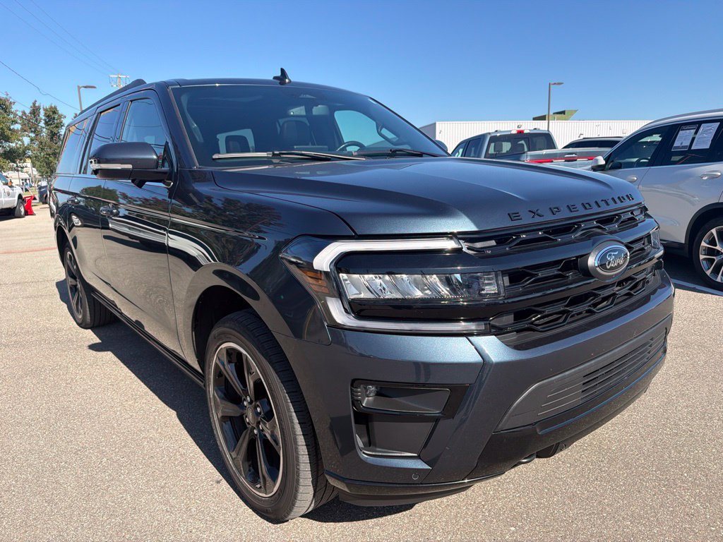 Used 2024 Ford Expedition Max Limited AWD/4WD image 4