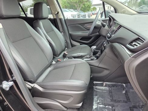 Used 2022 Buick Encore Preferred w/ Safety Package FWD image 15