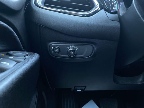 Certified 2023 Chevrolet Equinox RS image 9