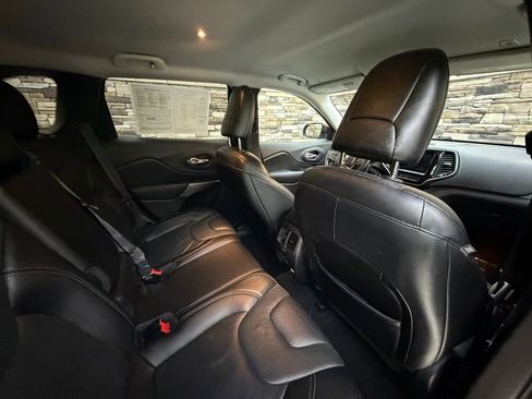 Used 2019 Jeep Cherokee Limited image 27