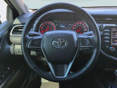 Used 2018 Toyota Camry XSE FWD image 13