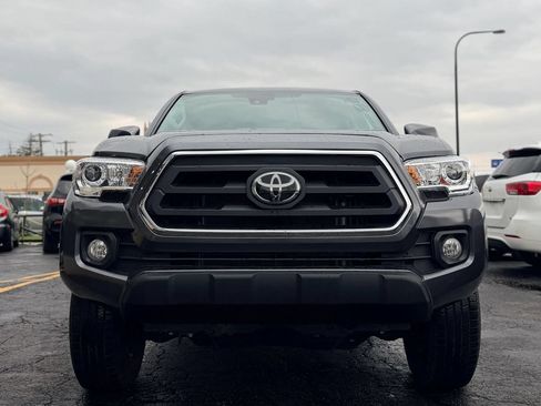 Used 2023 Toyota Tacoma SR5 RWD image 2