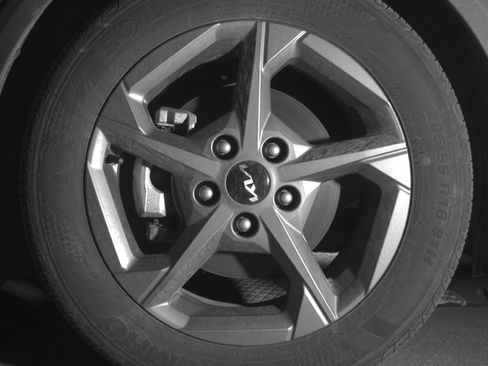 Used 2025 Kia K4 FWD image 12