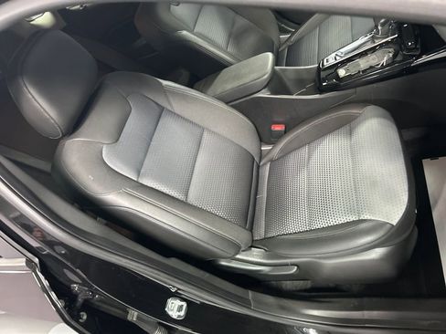 Used 2025 Chevrolet Trax LT w/ LT Convenience Package FWD image 25