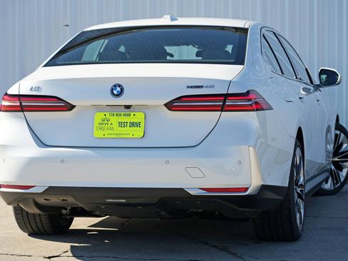 Used 2024 BMW i5 eDrive40 w/ M Sport Package image 5