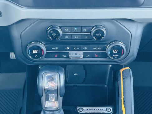 Used 2021 Ford Bronco Badlands image 23