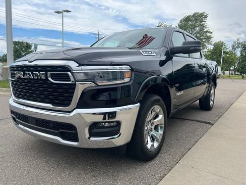 Certified 2025 RAM 1500 Big Horn AWD/4WD image 1