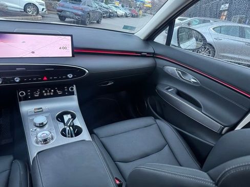 Used 2026 Genesis GV70 2.5T Select image 37