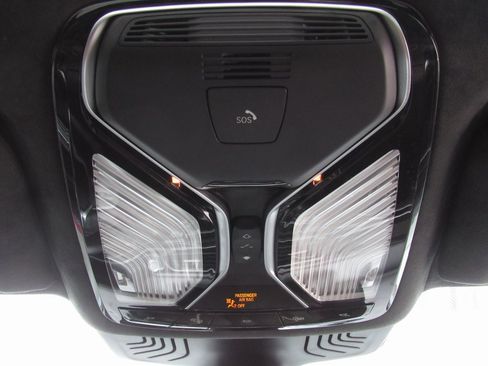 Used 2020 BMW ALPINA B7 xDrive w/ Luxury Rear Seating Package image 30