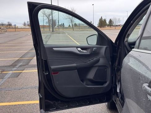 Used 2025 Ford Escape Platinum image 4