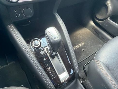 Used 2020 Nissan Kicks SR w/ SR Premium Package FWD image 15