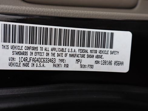 Used 2013 Jeep Grand Cherokee Laredo w/ Laredo E Group image 44