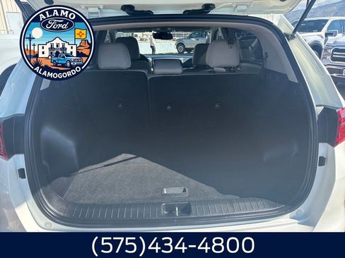 Used 2022 Kia Sportage LX image 12