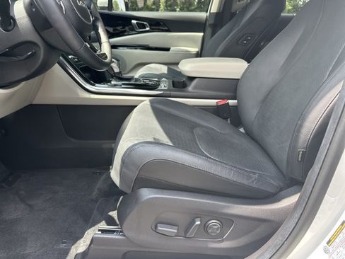 Certified 2023 Kia Carnival SX Prestige FWD image 10