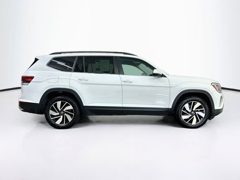 Used 2025 Volkswagen Atlas SE AWD/4WD image 10