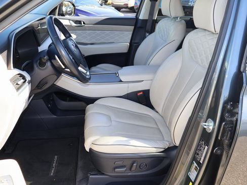 Used 2022 Hyundai Palisade Calligraphy image 11