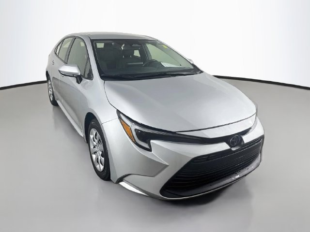 Used 2023 Toyota Corolla LE FWD image 3