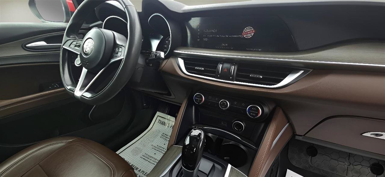 Used 2018 Alfa Romeo Stelvio Ti AWD/4WD image 46
