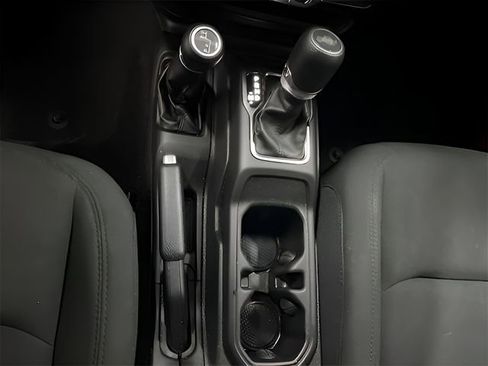 Used 2021 Jeep Wrangler Unlimited Sport image 23