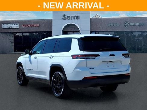 Used 2024 Jeep Grand Cherokee L Altitude AWD/4WD image 4