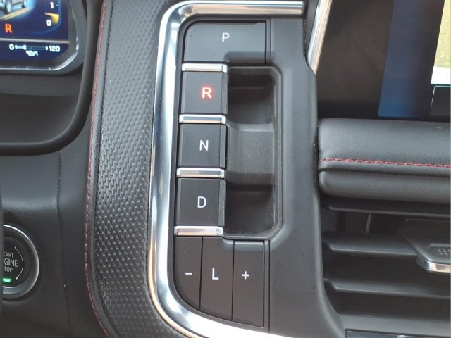 Used 2023 Chevrolet Suburban RST AWD/4WD image 25