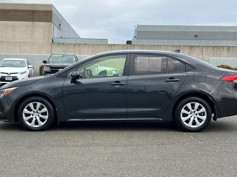 Used 2023 Toyota Corolla LE w/ Carpet Mat Package (TMS) FWD image 9