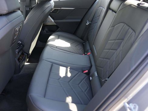 Used 2026 BMW 530i w/ Premium Package RWD image 23