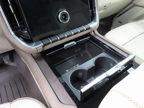 Used 2025 GMC Yukon Denali w/ Denali Reserve Package image 55