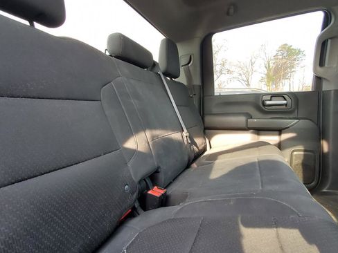 Used 2021 Chevrolet Silverado 2500 Custom w/ Custom Value Package image 6