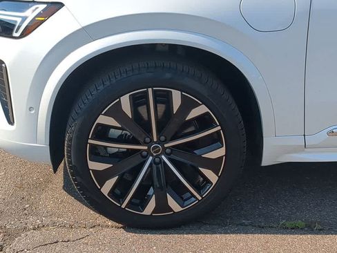 Certified 2026 Volvo XC90 T8 Ultra AWD/4WD image 13