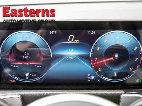 Used 2021 Mercedes-Benz GLB 250 4MATIC w/ Premium Package image 17
