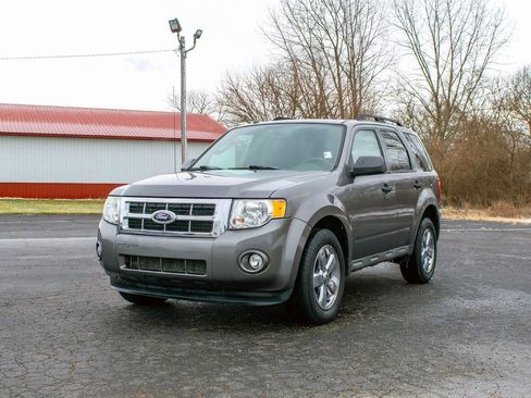 Used 2011 Ford Escape XLT w/ 201A Rapid Spec Order Code image 10