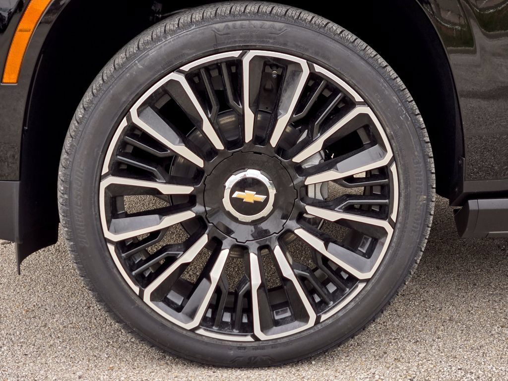 New 2026 Chevrolet Tahoe High Country AWD/4WD image 10