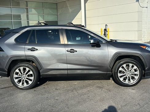 Used 2021 Toyota RAV4 XLE Premium FWD image 28