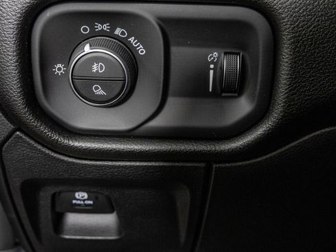 New 2026 RAM 1500 Express AWD/4WD image 32