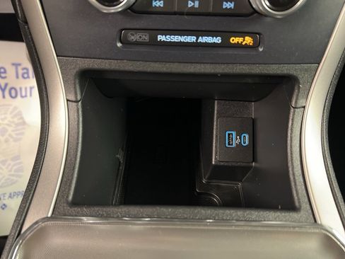 Certified 2022 Ford Edge SEL w/ Convenience Package image 12