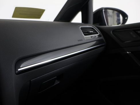 Used 2017 Volkswagen GTI Sport image 6