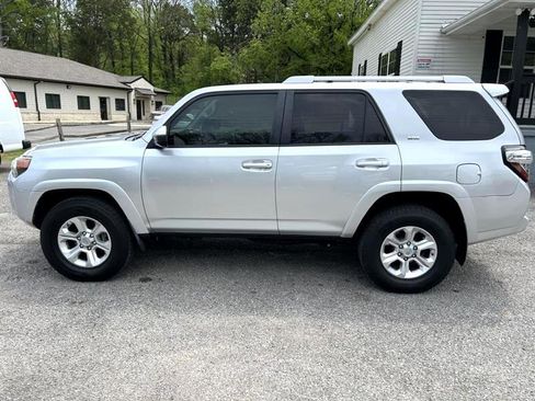 Used 2016 Toyota 4Runner SR5 image 6