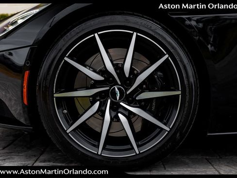Used 2019 Aston Martin DB11 Volante image 38