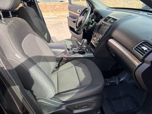Used 2019 Ford Explorer XLT w/ Equipment Group 201A AWD/4WD image 39