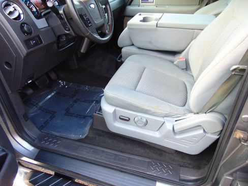 Used 2011 Ford F150 XLT w/ XLT Chrome Pkg RWD image 5