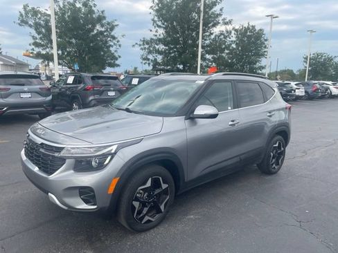 Used 2024 Kia Seltos EX AWD/4WD image 4