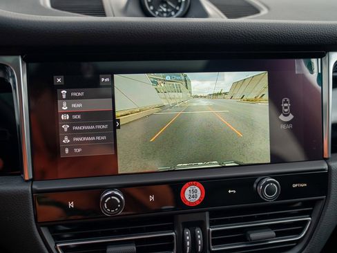 New 2026 Porsche Macan image 19