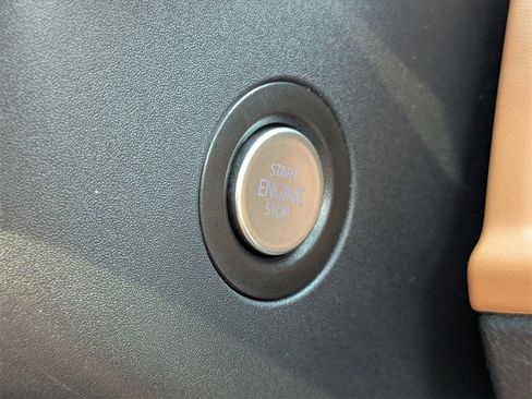 New 2025 Volkswagen ID. Buzz Pro S Plus image 15