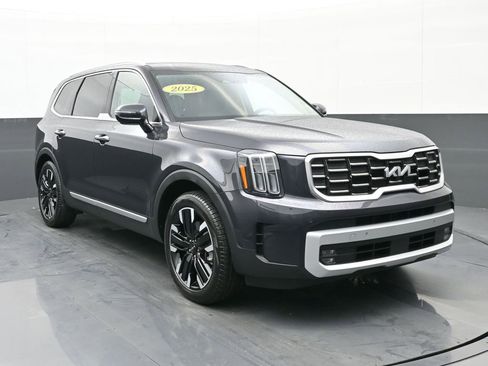Used 2025 Kia Telluride SX w/ SX Captain's Chair Package image 1