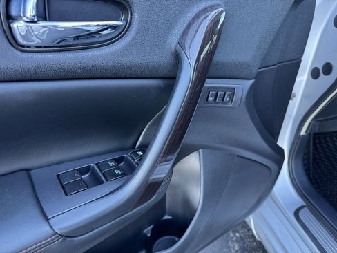 Used 2014 Nissan Maxima 3.5 SV w/ Premium Package image 3
