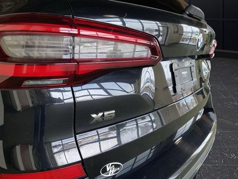 Used 2021 BMW X5 M50i image 38