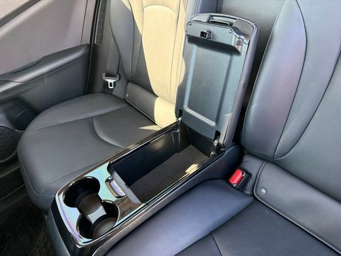 Used 2018 Toyota Prius Prime Premium image 21