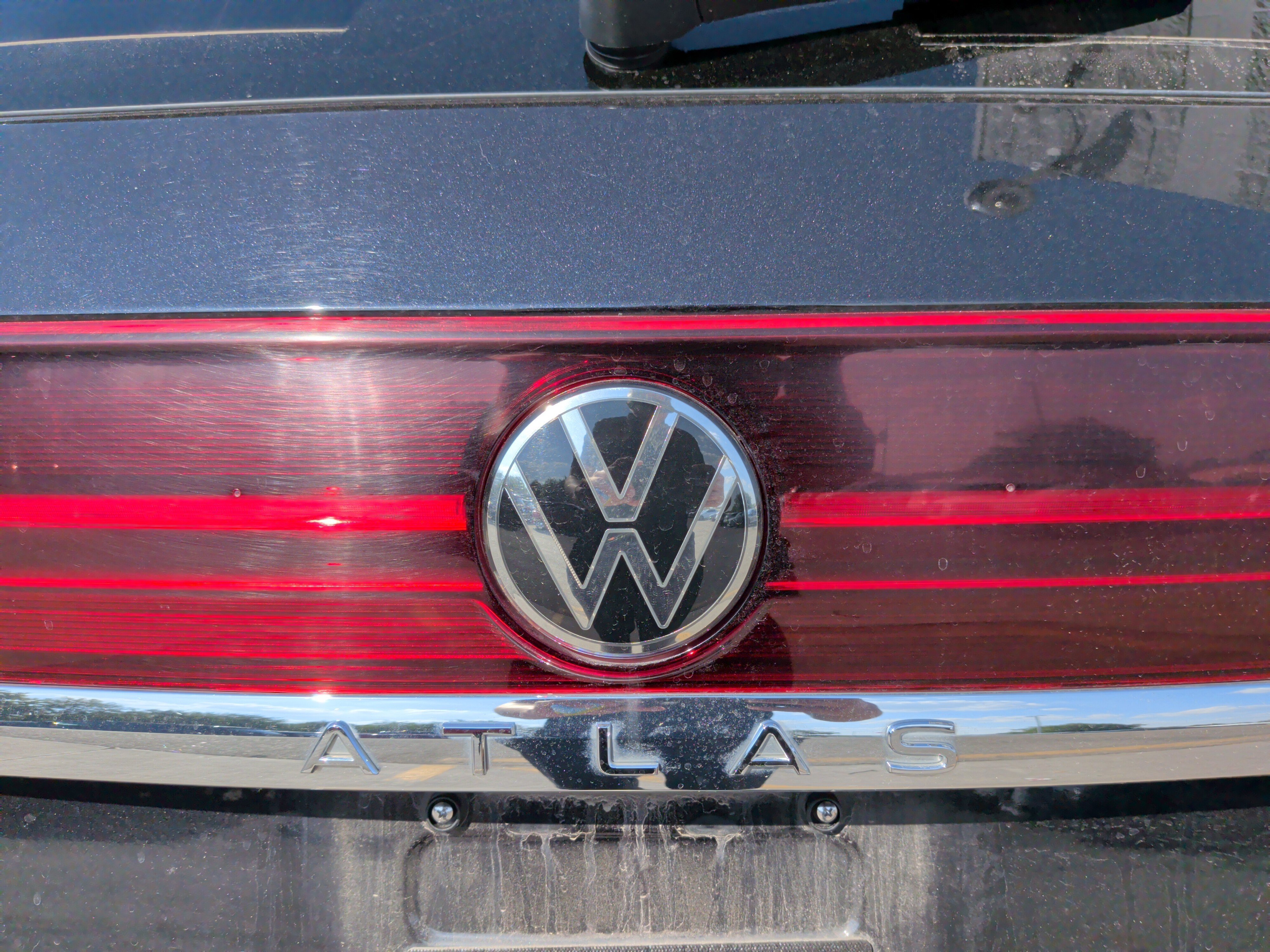 Used 2024 Volkswagen Atlas SE w/ Black Wheel Package FWD image 34