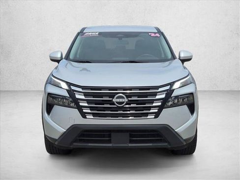 Used 2024 Nissan Rogue SV FWD image 2